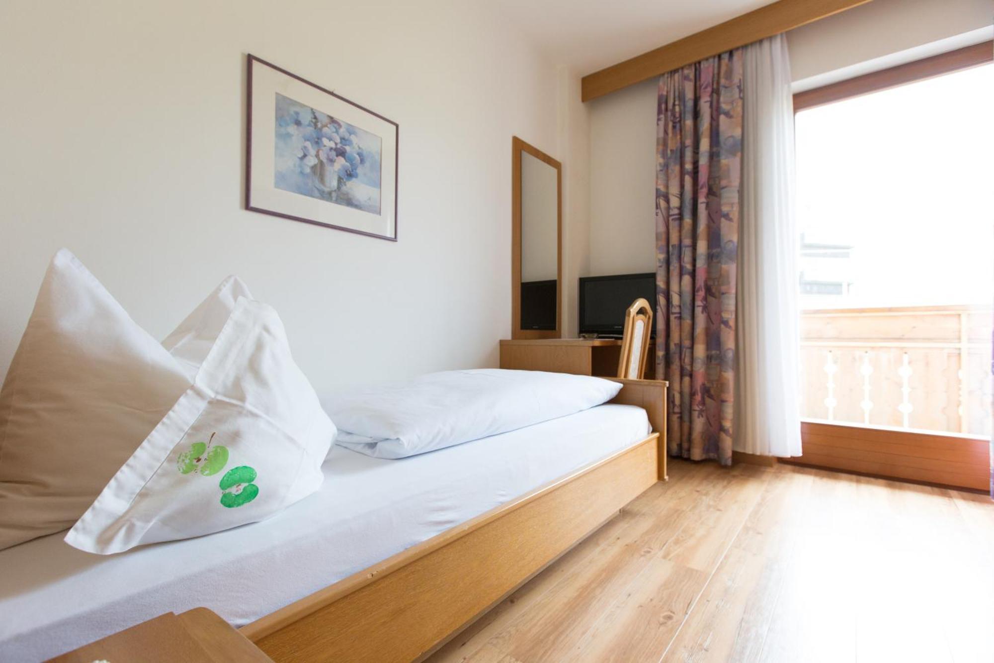 Linghof Bed & Breakfast Tirolo Dış mekan fotoğraf